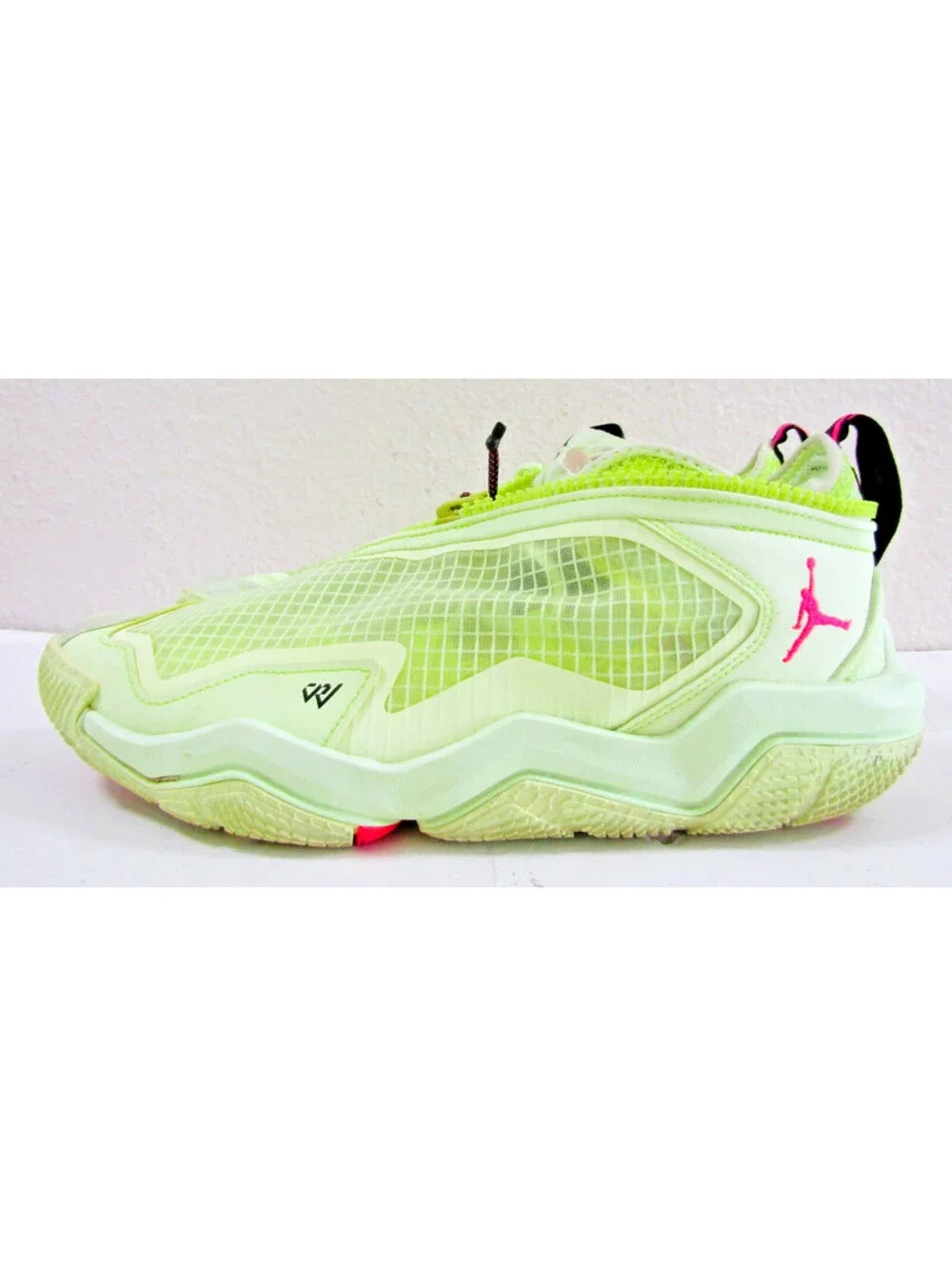 Jordan Why Not .5 Barley Volt/Pink Basketball Shoes 10.5 DO7189-700 with Box